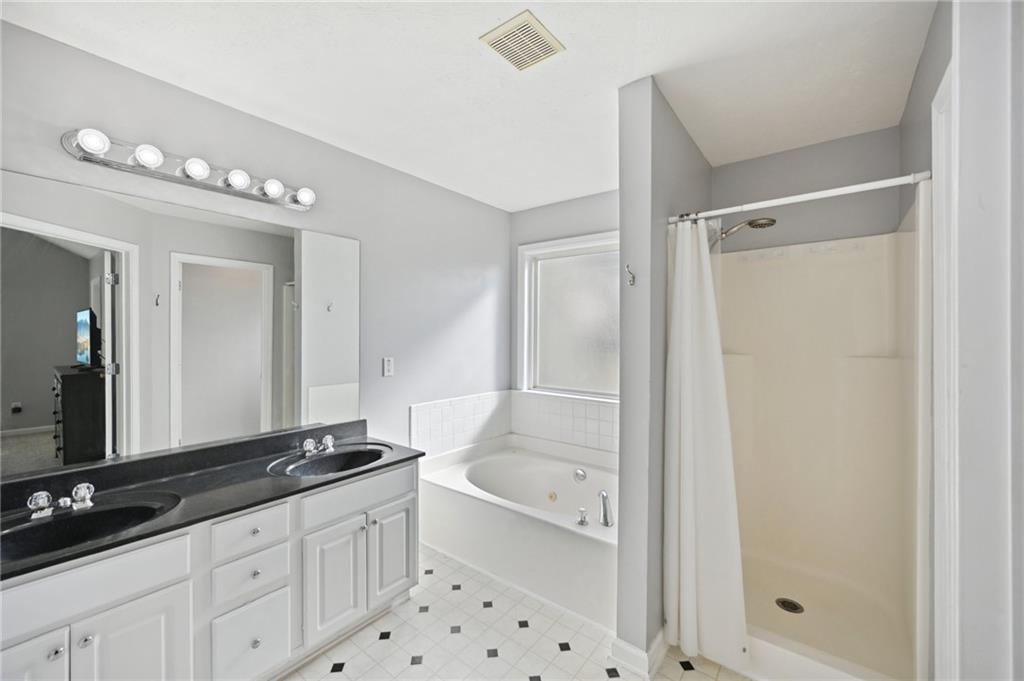 2422 Temple View Drive, Snellville, Georgia image 21