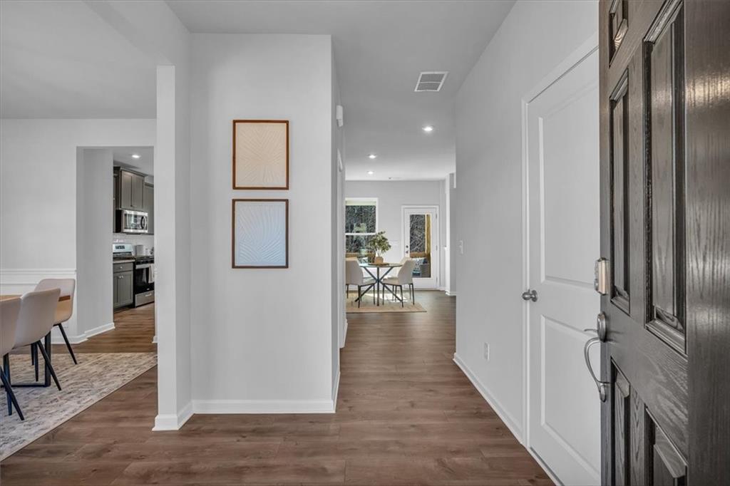 10 Lakewood Court SE