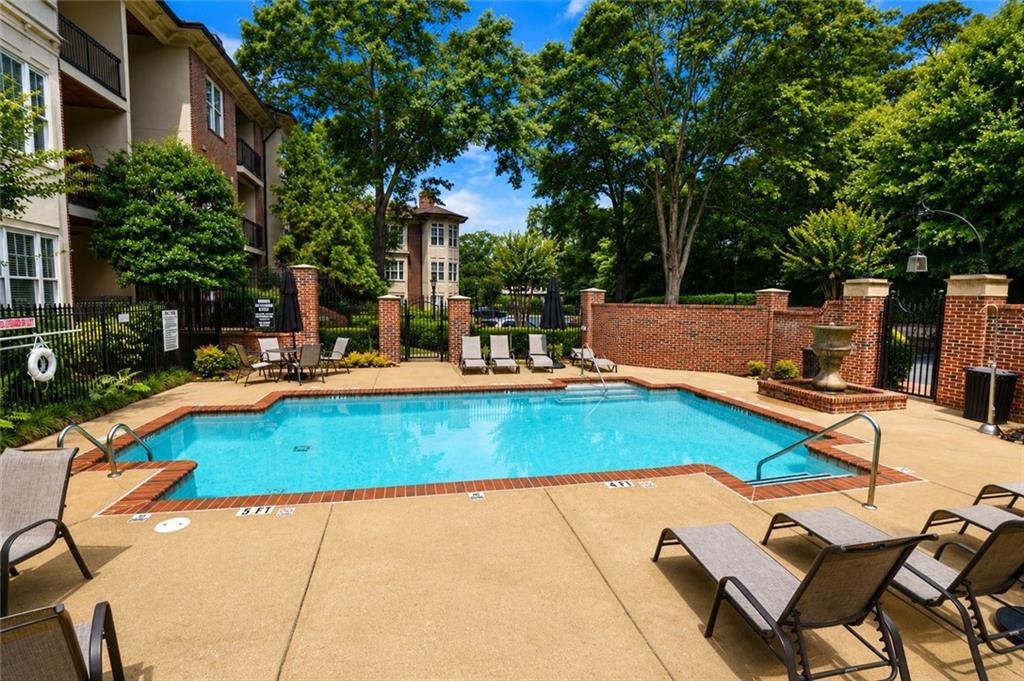825 Highland Lane NE 1208