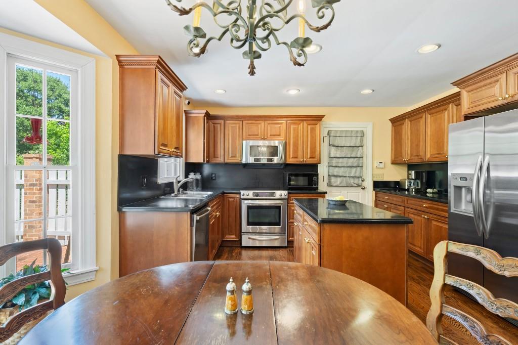 2580 Hyde Manor Drive, Atlanta, Georgia image 16