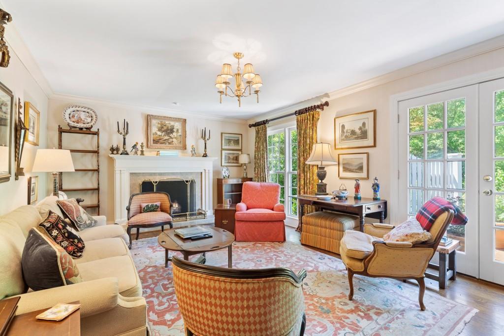 2580 Hyde Manor Drive, Atlanta, Georgia image 9