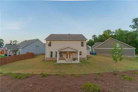 A home in Dacula