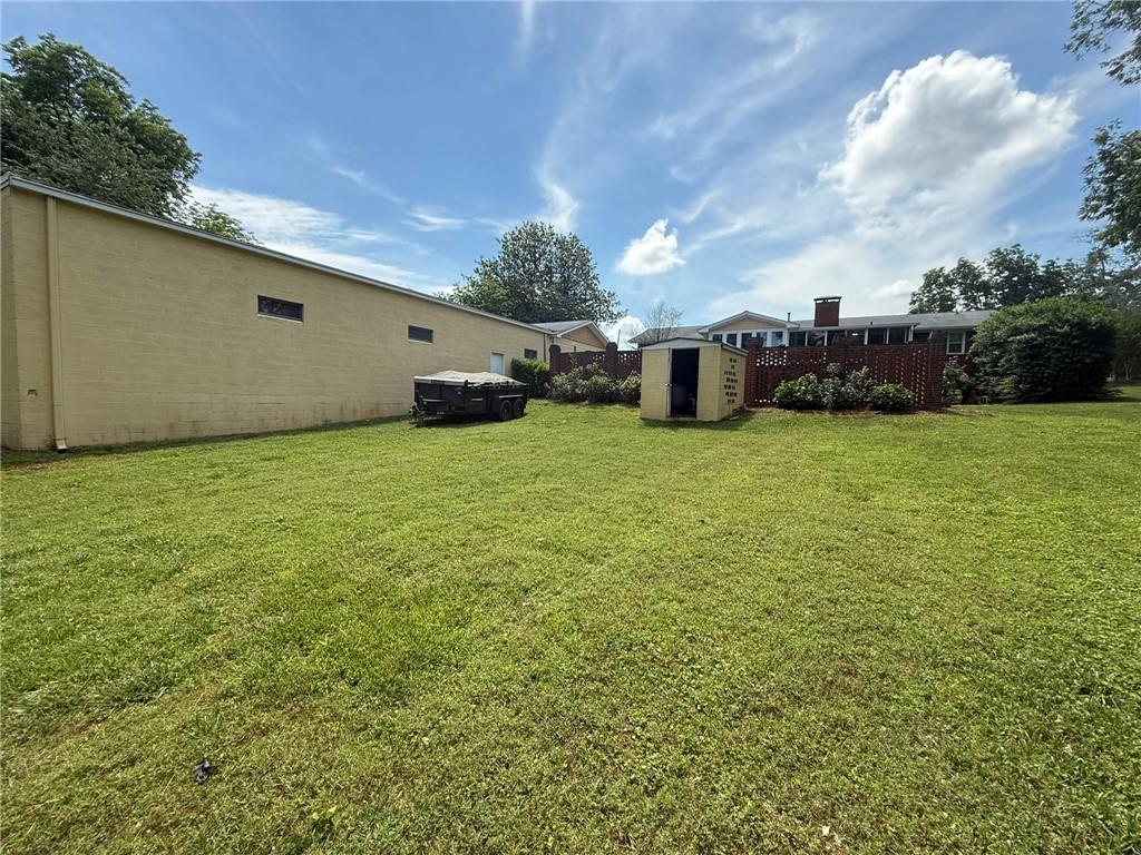 580 Hurt Road SW