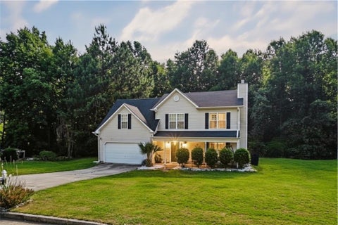 Homes For Sale - 3730 Garnet Way<br/> Snellville, GA 30039