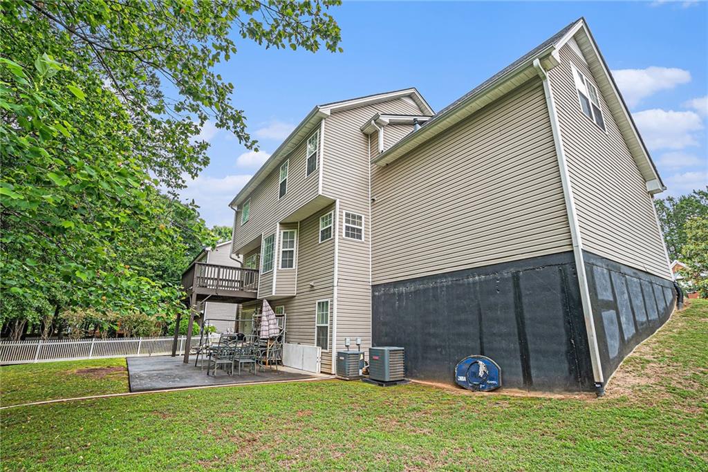 3885 Weeping Willow Lane, Loganville, Georgia image 33