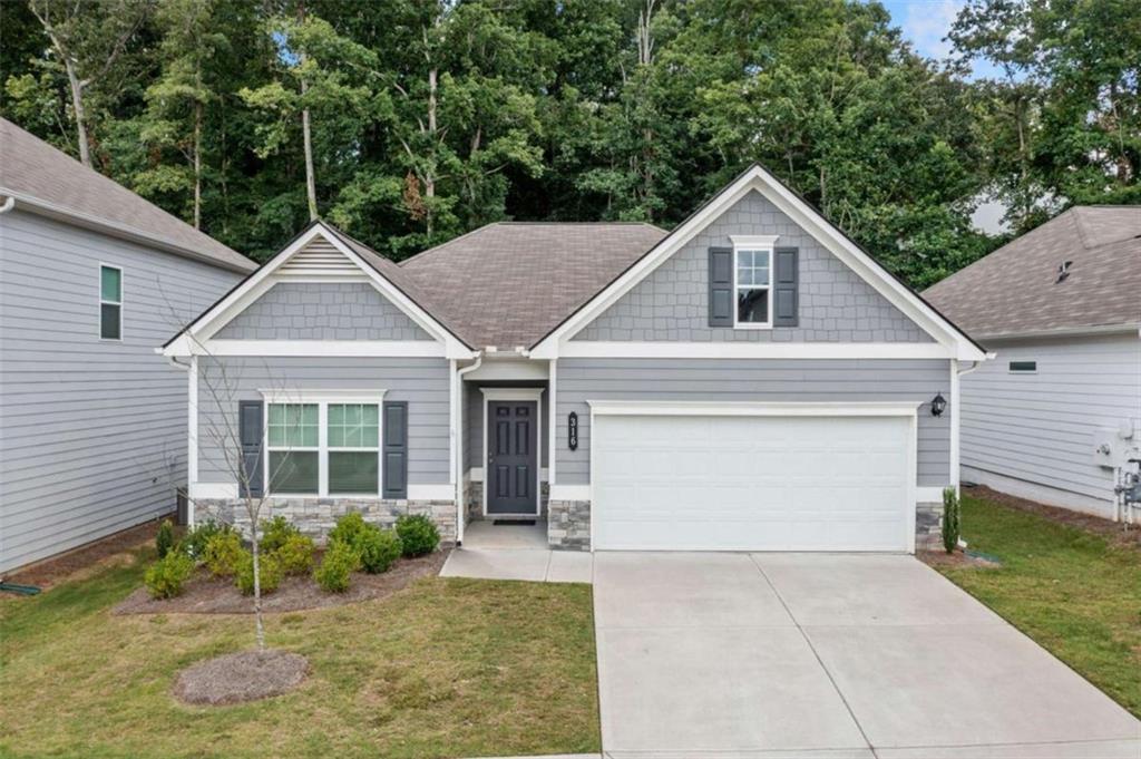 Welcome home to this beautifully maintained stepless 3Bd/2 BA ranch located in the convenient community of Worley Preserve. Residents enjoy the peacefulness of rural living while being just a short drive from downtown Jasper, with easy access to local shops, dining, and recreational activities. This home offers a low-maintenance lifestyle with a level yard and lawn care included. Beautifully maintained single level residence with open interior and lots of upgrades! Fantastic floorplan features wonderful open family room/kitchen and dining room. Family room features cozy fireplace - which is an upgrade. King sized Primary BD with luxury ensuite bath off rear of home for privacy. Split bedroom plan. Designer kitchen boasts gas stove, 36 inch upgraded cabinets with crown molding, granite countertops and stylish pendant lights. Located on premium lot - there's a large fenced backyard for outdoor fun. Covered rear porch for relaxing. Fridge/Washer/Dryer remain. Close to major highways - ideal for first time buyers or those wishing to downsize. This Home Sweet Home is ready for you.