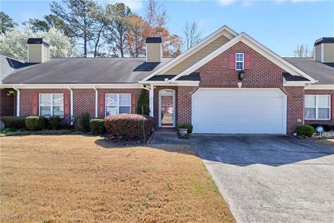 Townhouse For Sale - 2545 Rosehill Circle<br/> Douglas County, Lithia Springs, GA 30122