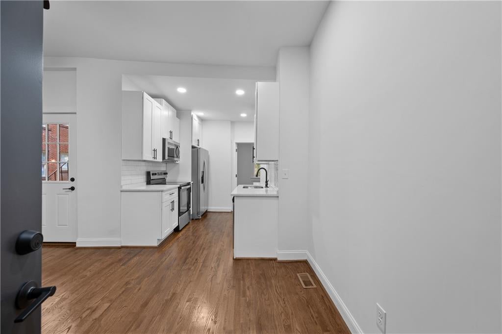 360 Ponce De Leon Avenue NE 4