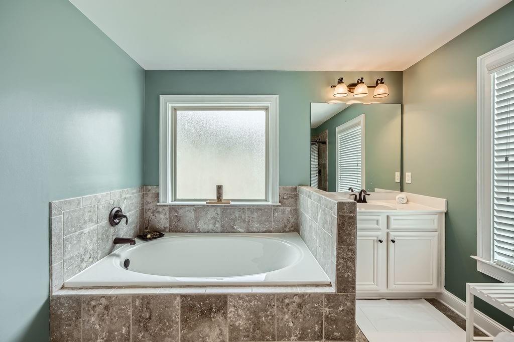4465 Mossbrook Circle, Alpharetta, Georgia image 17
