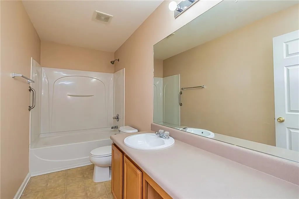 Newnan, Georgia 30265, United States, 3 Bedrooms Bedrooms, ,3 BathroomsBathrooms,Residential,Active,80553