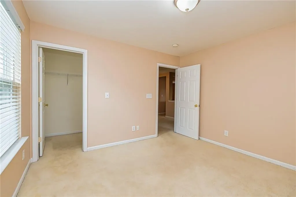 Newnan, Georgia 30265, United States, 3 Bedrooms Bedrooms, ,3 BathroomsBathrooms,Residential,Active,80553