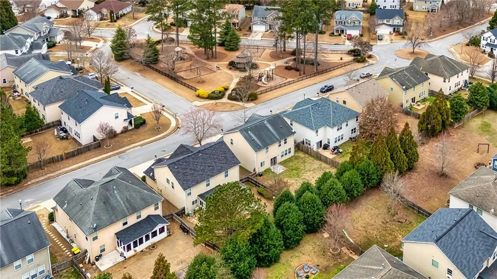 Newnan, Georgia 30265, United States, 3 Bedrooms Bedrooms, ,3 BathroomsBathrooms,Residential,Active,80553