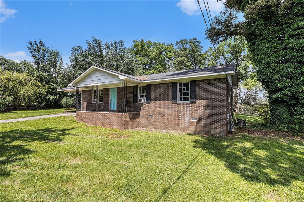 33 Greenvalley Road SE