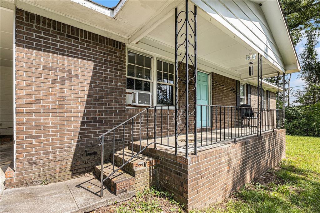 33 Greenvalley Road SE