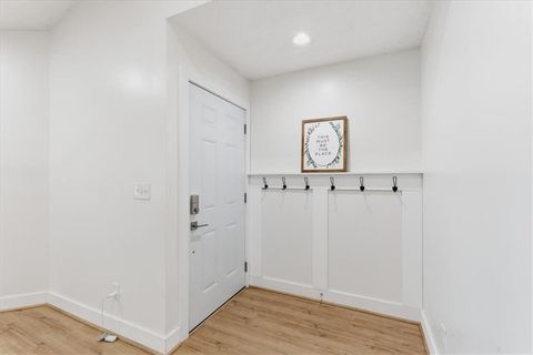 Photo of 708 Parkaire Crossing, Marietta, GA 30068 (MLS # 7750029)