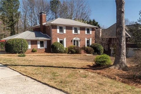 2652 Fontainebleau Drive Dunwoody GA 30360