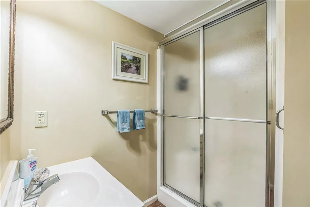 Atlanta, Georgia 30328, United States, 4 Bedrooms Bedrooms, ,4 BathroomsBathrooms,Residential,Active,121690