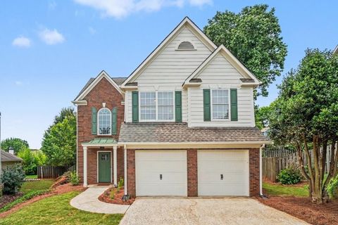 Homes For Sale - 120 Ashton Court<br/> Roswell, GA 30076