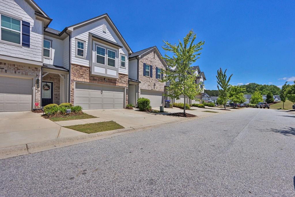 1147 Lossie Way