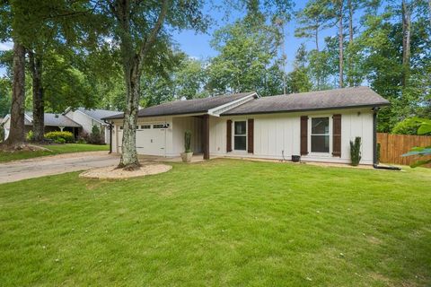 Photo of 10760 Indian Village Drive, Alpharetta, GA 30022 (MLS # 7802792)