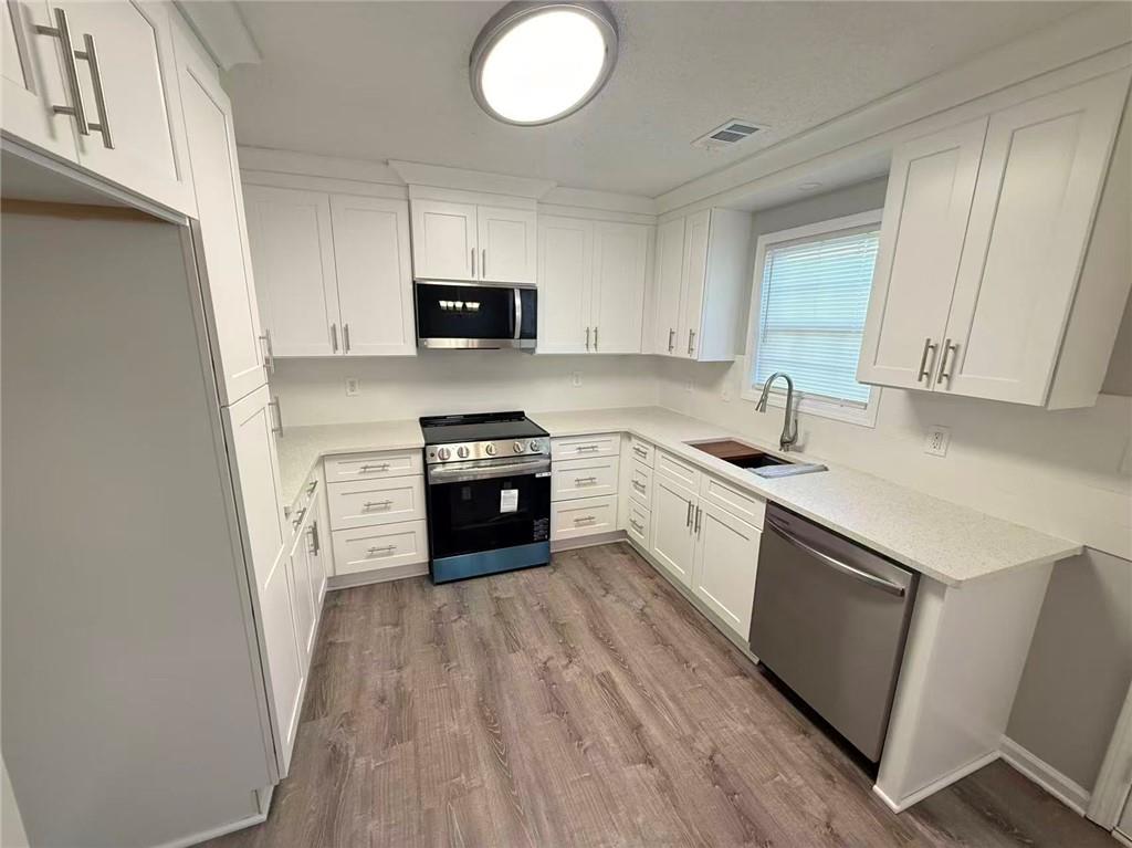 735 Strawflower Lane