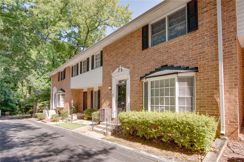 6520 Roswell Road 77