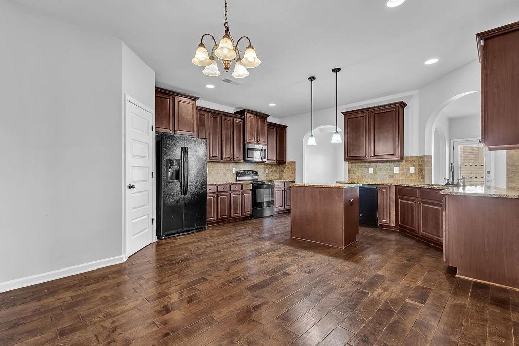 4238 Sir Dixon Drive, Fairburn, Georgia image 9