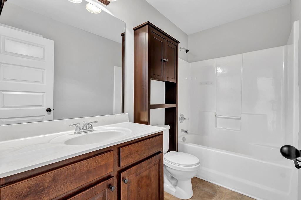 4238 Sir Dixon Drive, Fairburn, Georgia image 18