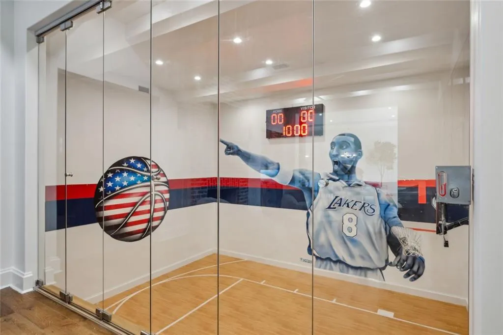 Sandy Springs, Georgia 30327, United States, 7 Bedrooms Bedrooms, ,12 BathroomsBathrooms,Residential,Active,254605