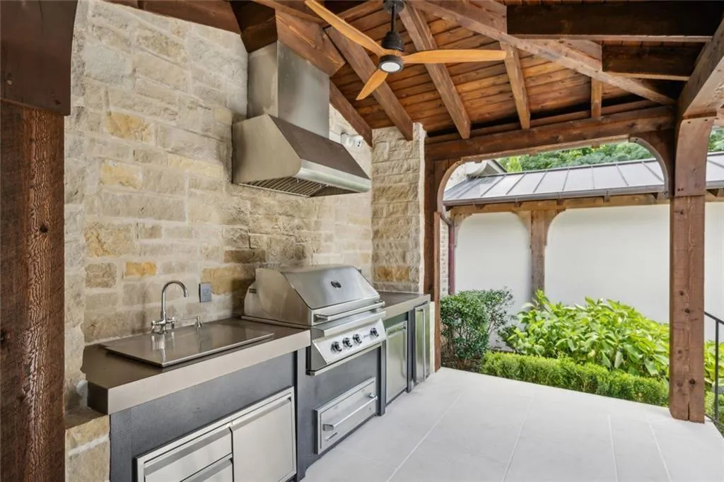 Sandy Springs, Georgia 30327, United States, 7 Bedrooms Bedrooms, ,12 BathroomsBathrooms,Residential,Active,254605