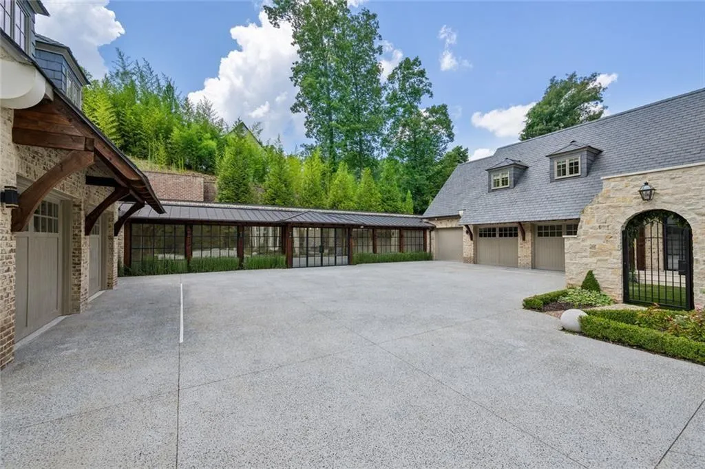 Sandy Springs, Georgia 30327, United States, 7 Bedrooms Bedrooms, ,12 BathroomsBathrooms,Residential,Active,254605