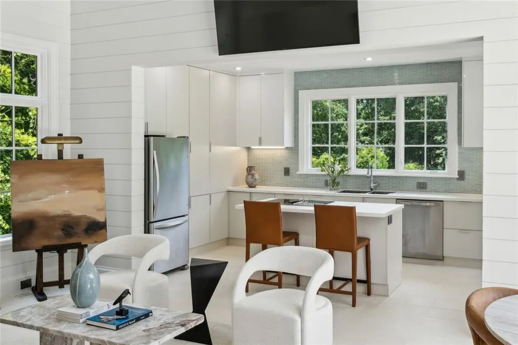 Sandy Springs, Georgia 30327, United States, 7 Bedrooms Bedrooms, ,12 BathroomsBathrooms,Residential,Active,254605