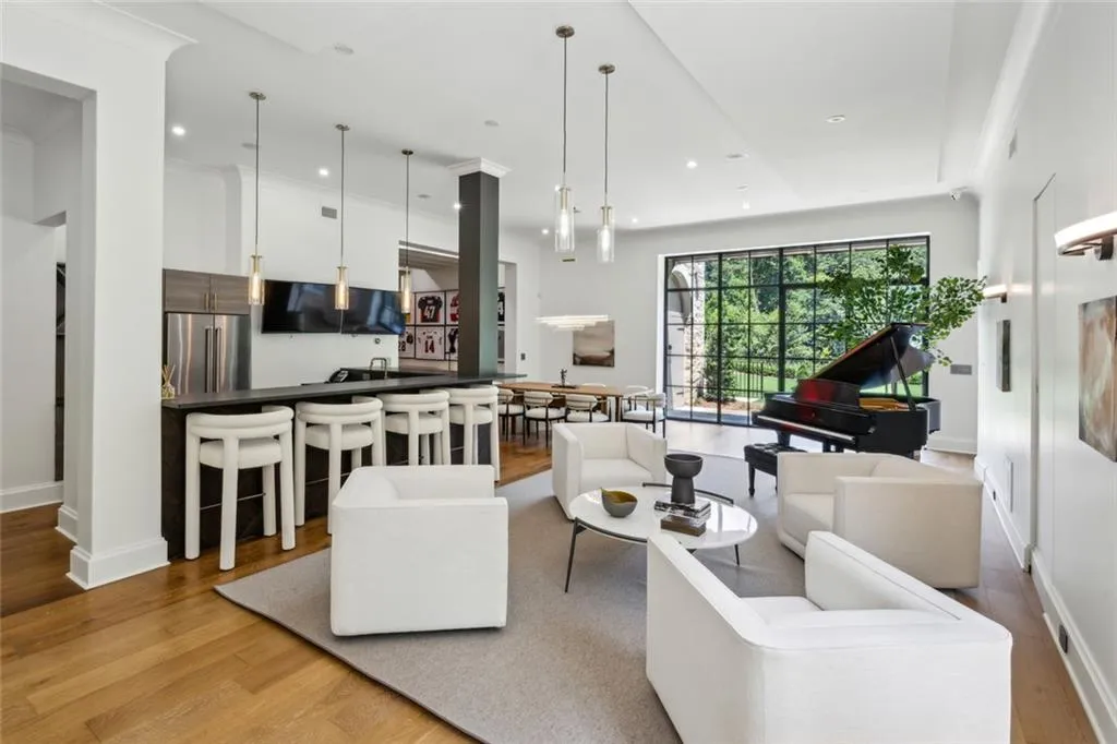 Sandy Springs, Georgia 30327, United States, 7 Bedrooms Bedrooms, ,12 BathroomsBathrooms,Residential,Active,254605