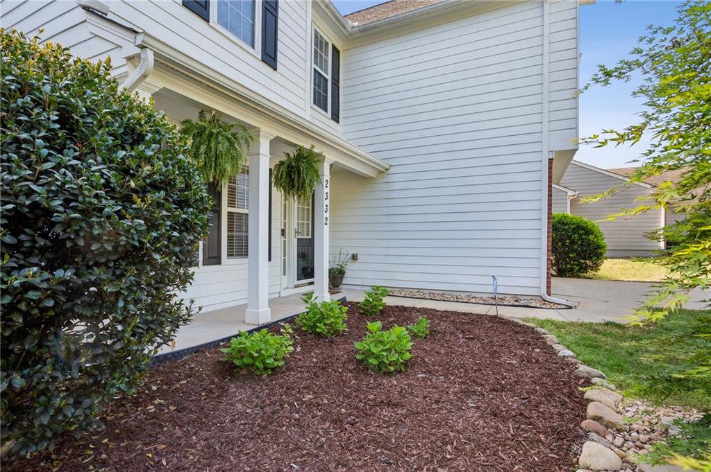 2332 Leacroft Way