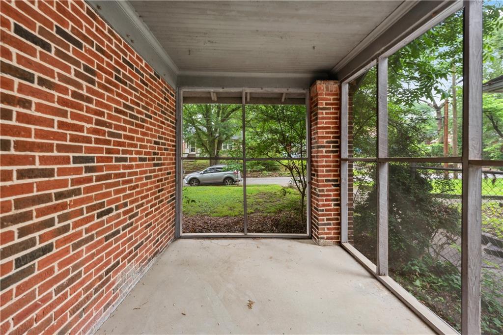 944 Deckner Avenue SW