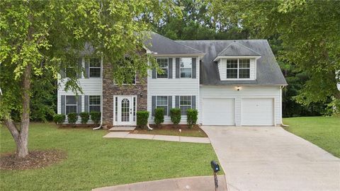 Homes For Sale - 155 Apache Street<br/> Fulton County, Atlanta, GA 30331
