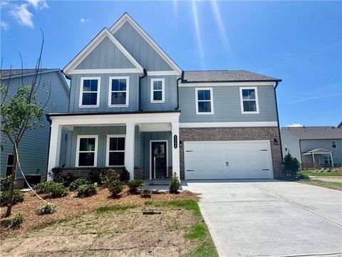 Homes For Sale - 5304 Frontier Court<br/> Flowery Branch, GA 30542
