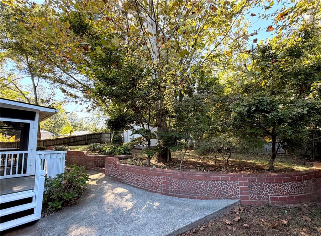 199 Bishop Drive NE