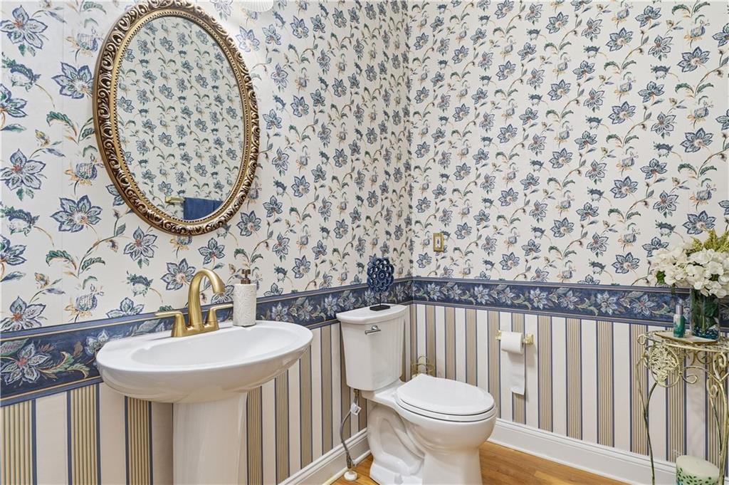 2742 Pitlochry Street SW