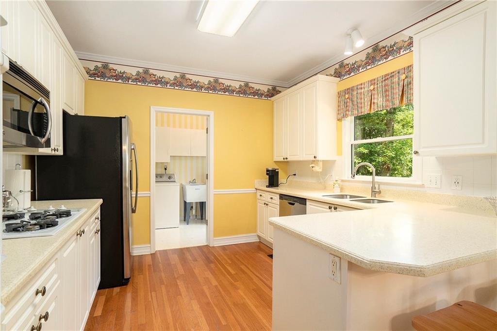 5215 Tealing Drive, Roswell, Georgia image 11