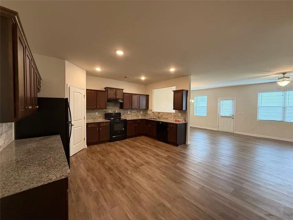 2335 Hackamore Drive, Atlanta, Georgia image 3
