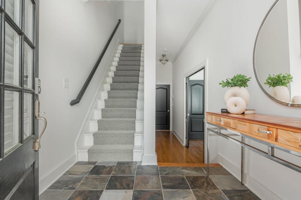 2430 Dresden Parc Circle, Atlanta, Georgia image 3