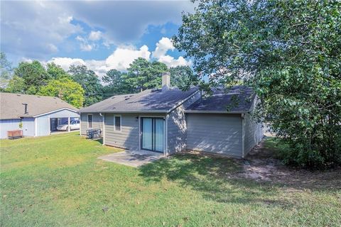 A home in Ellenwood