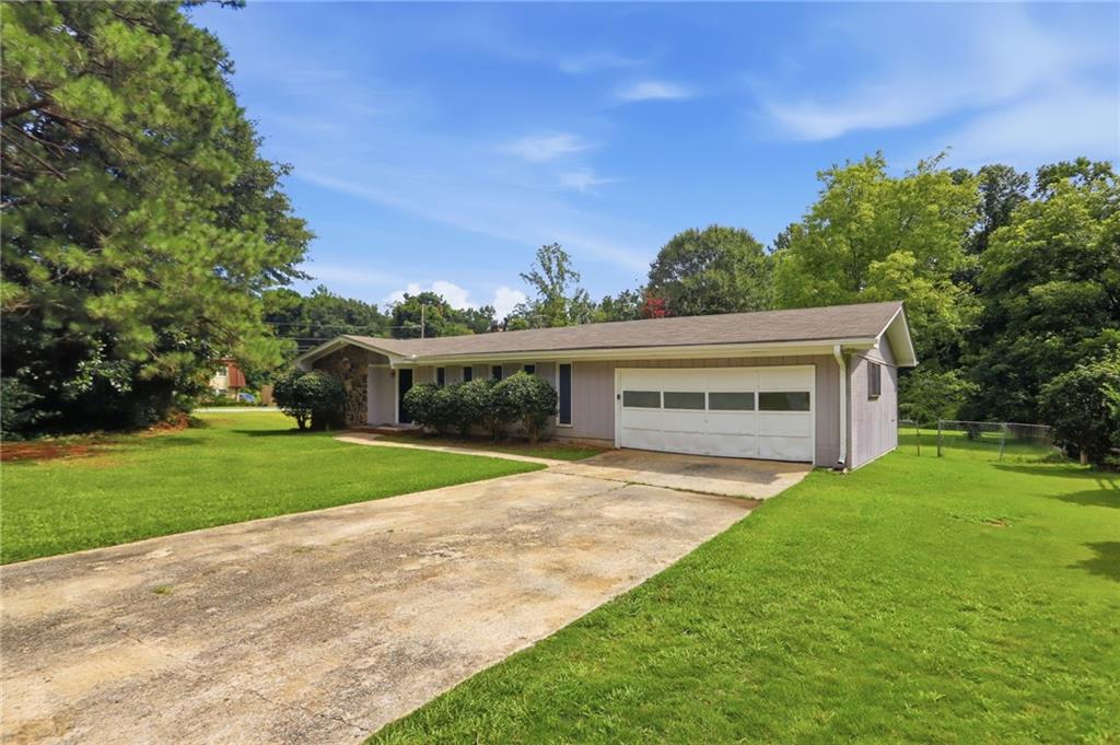 1592 Envoy Place
