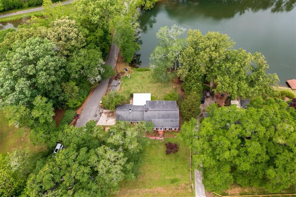 227 W Lakeshore Drive SE