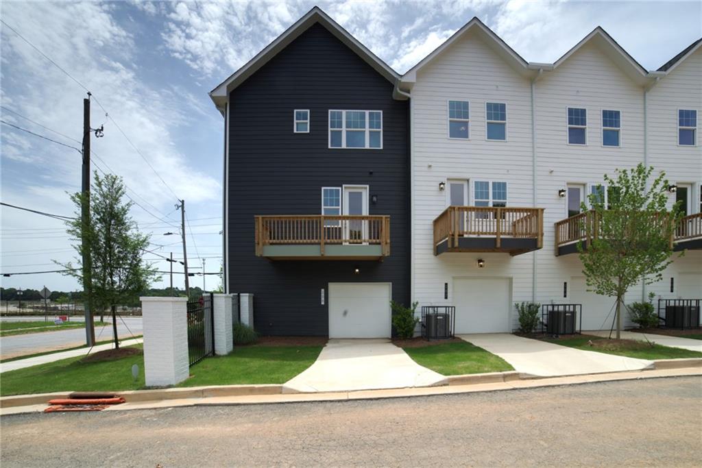 208 Mission Way SE 208