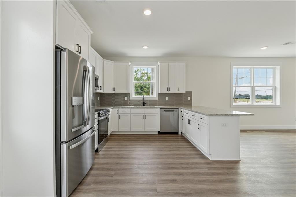 208 Mission Way SE 208