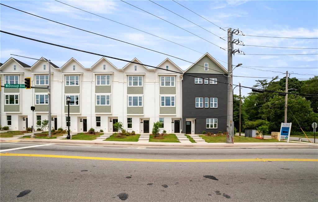 208 Mission Way SE 208
