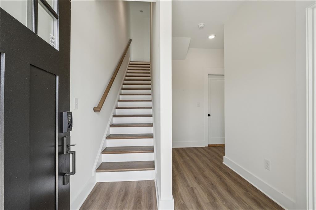 208 Mission Way SE 208