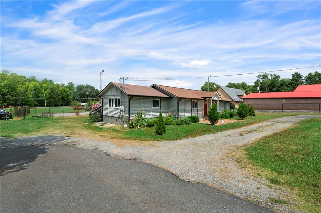 1317 Cassville Road